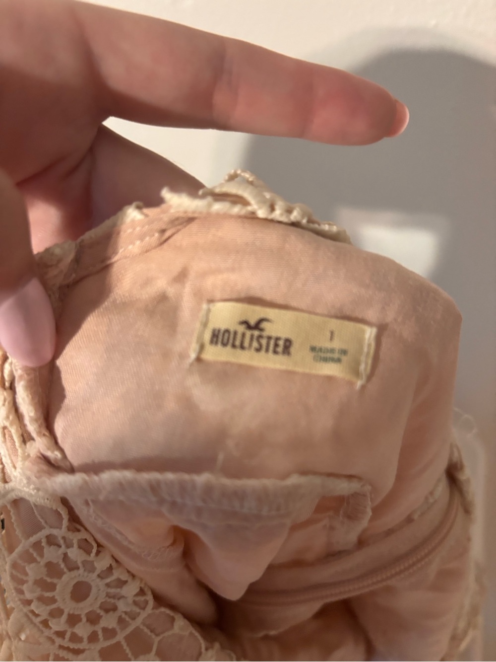 Hollister Light pink lace overlay dress - Picture 4 of 4